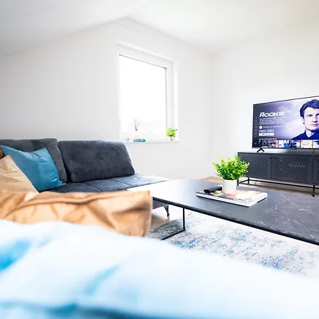Design-Ferienwohnung In Kelberg Am Nuerburgring: Platz Fuer 6, Kueche, Wifi, Netflix Exterior photo