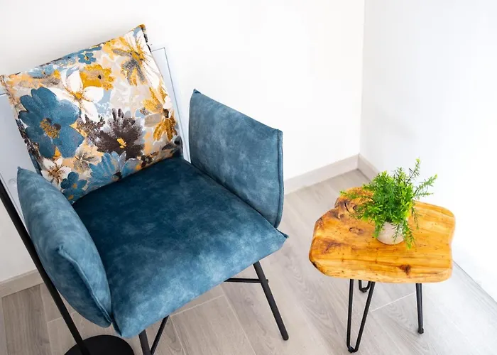 Design-Ferienwohnung In Kelberg Am Nuerburgring: Platz Fuer 6, Kueche, Wifi, Netflix