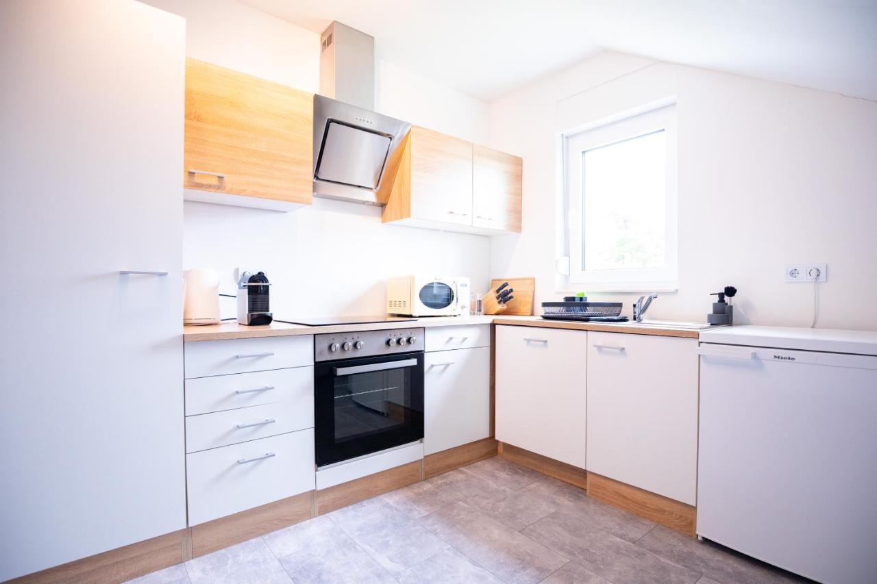 Apartment Design-ferienwohnung In Am Nuerburgring: Platz Fuer 6, Kueche, Wifi, Netflix Kelberg