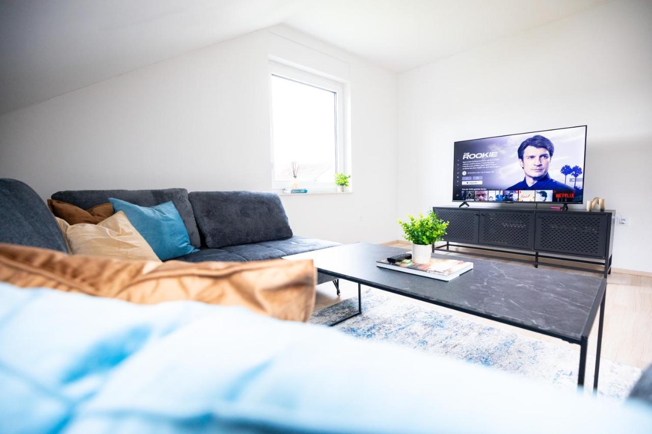Apartment Design-ferienwohnung In Am Nuerburgring: Platz Fuer 6, Kueche, Wifi, Netflix Kelberg