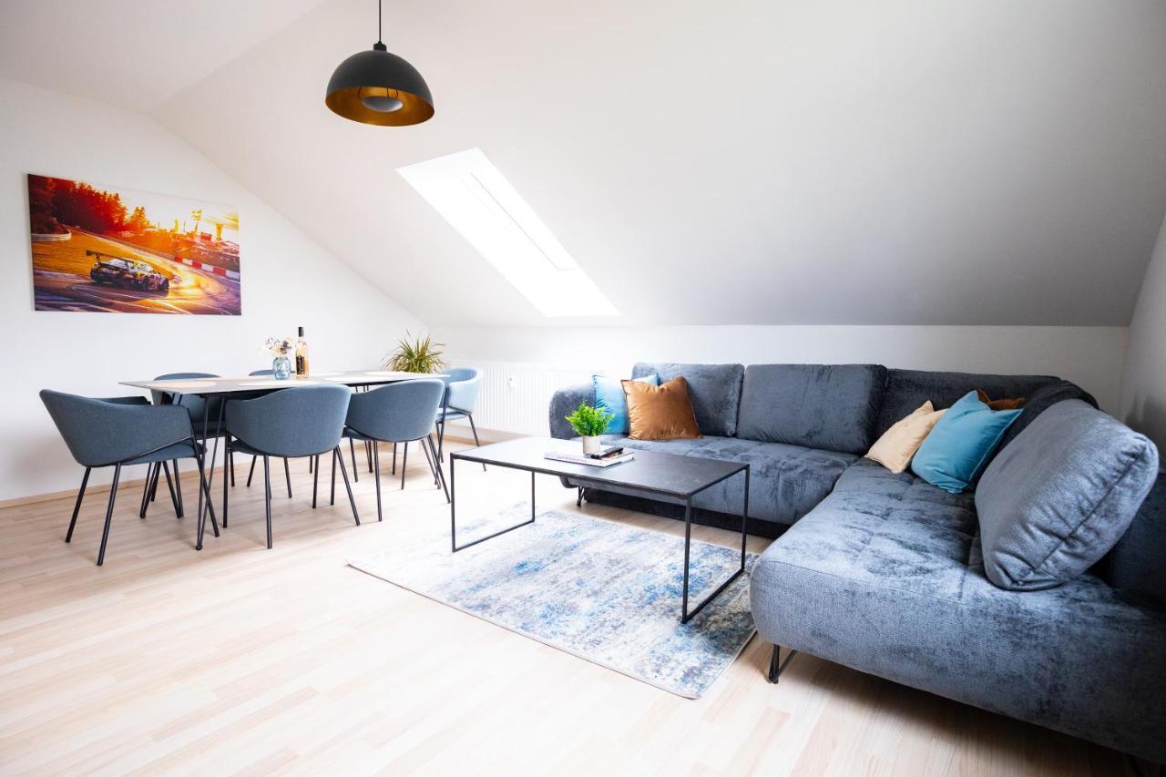 Design-ferienwohnung In Am Nuerburgring: Platz Fuer 6, Kueche, Wifi, Netflix *