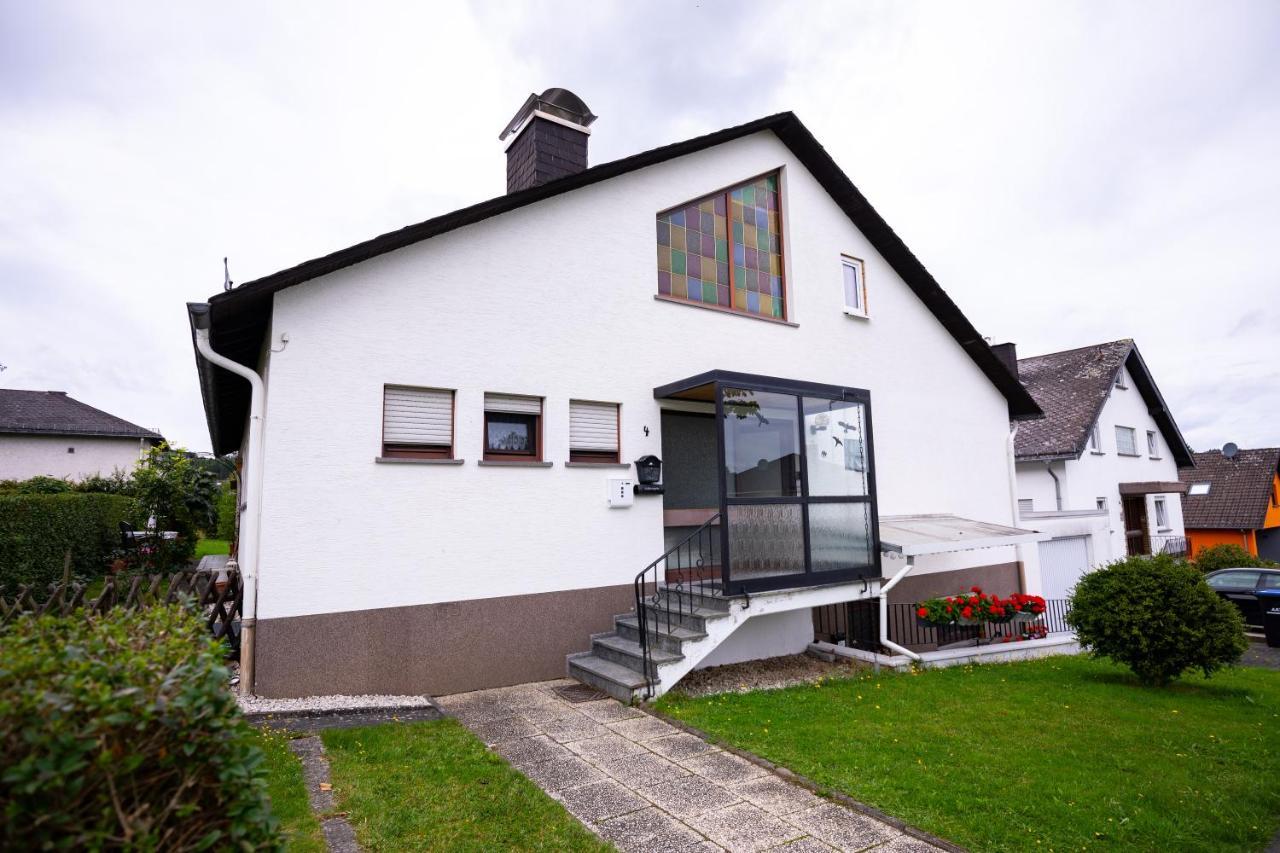 Apartment Design-ferienwohnung In Am Nuerburgring: Platz Fuer 6, Kueche, Wifi, Netflix Kelberg